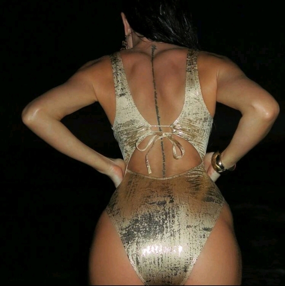 Springbreak Swim Women's Summer Hollow Out V-Neck Circular Ring One-Piece - Picture 3 of 4